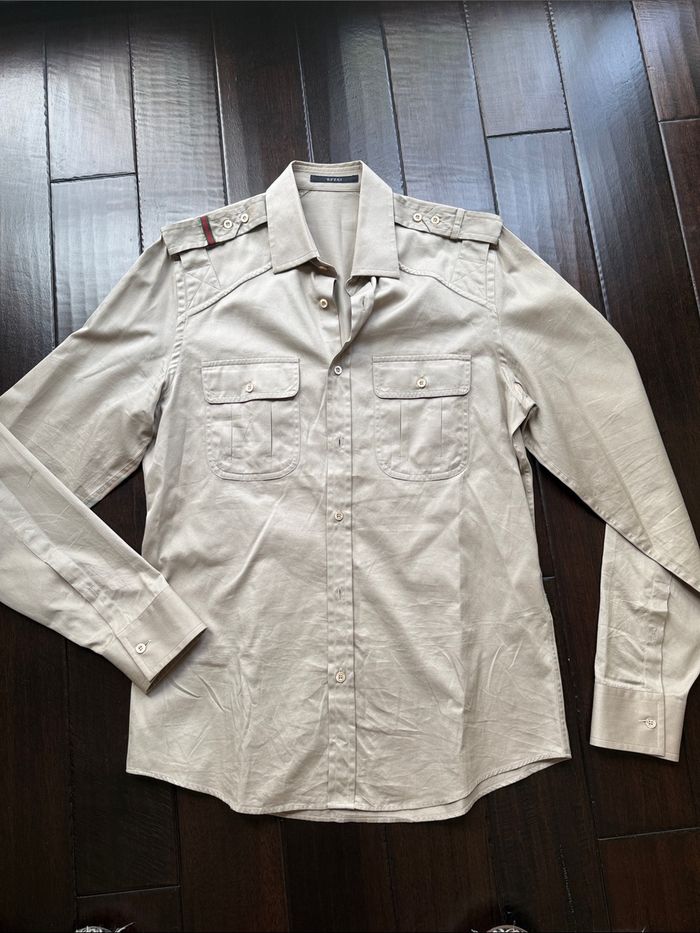 Gucci Authentic Men's Beige Button-Up Shirt with Epaulets